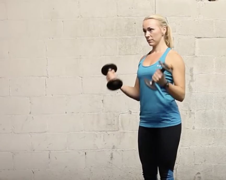 dumbbell curl muscles worked, demonstrated by Austin personal trainer Kathryn Alexander