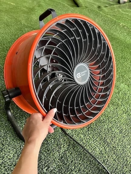 Best garage gym fan. Drum fan in my garage gym. I love this one because it's easily portable.